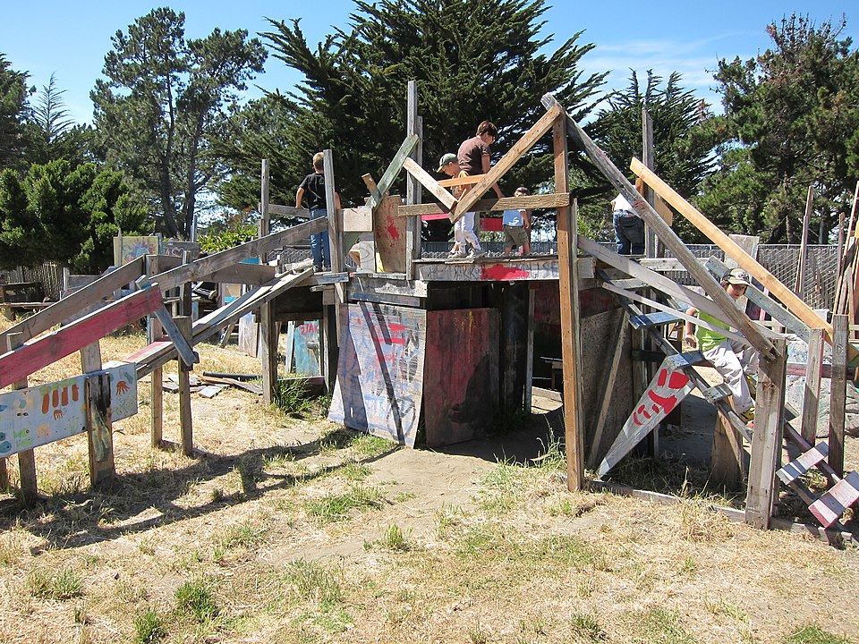 File:Adventure-playground-berkeley-structure.jpg