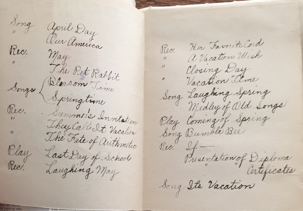 Handwritten graduation program for Grapevine School, 1940.